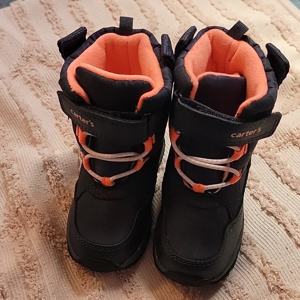 Carters Unisex-Child Snow Boots, size 7. Navy, dark gray and orange. Like new.